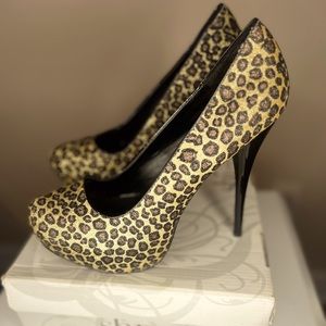 Brand new. Never worn.